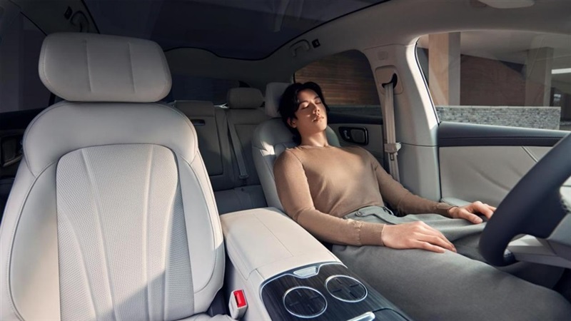 高端純(chún)電(diàn)轎跑飛凡F7臨沂上市#10097