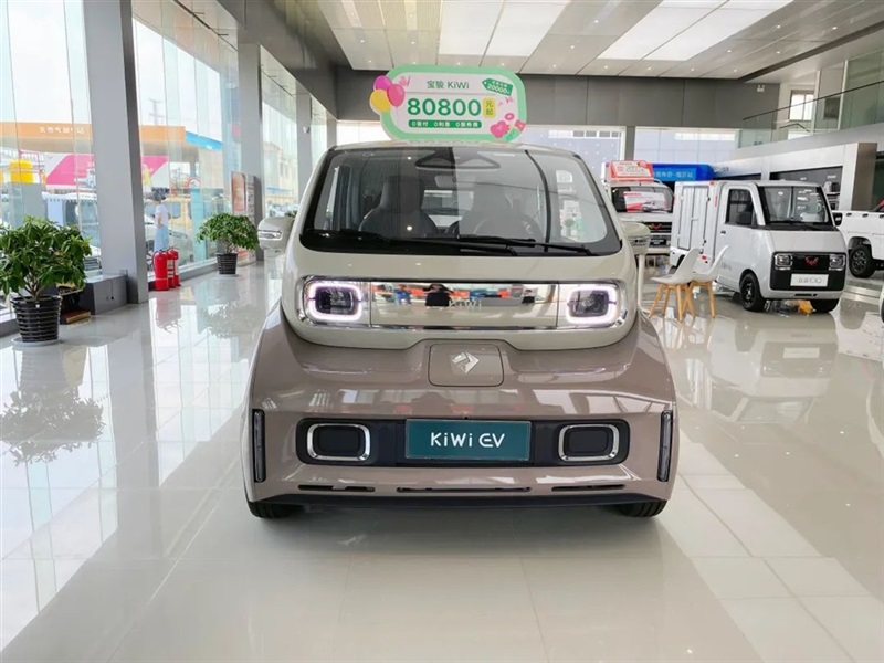 【菠萝视频新(xīn)能源探店第4期】國民代步神車,五菱(líng)新能源!#10337