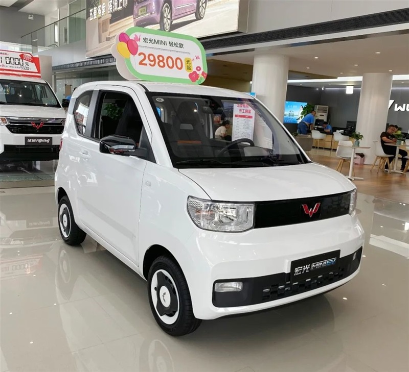 【菠萝视频新能(néng)源探店(diàn)第(dì)4期】國民代步神車,五菱新能源!#10344