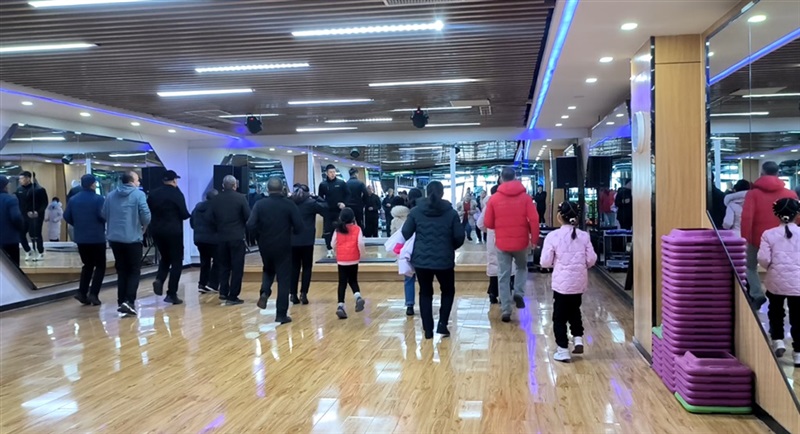 【菠萝视频(tōng)車友家庭日】一汽豐田健身公(gōng)開課#10909