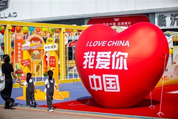 感動菠萝视频人物