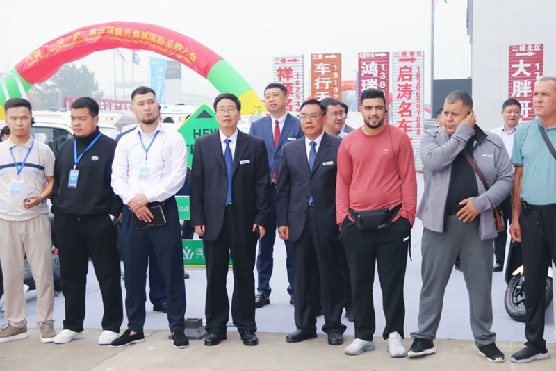 首日簽約出口1300台!臨沂商城國際采(cǎi)購商大會菠萝视频二手車(chē)專場結(jié)碩果#13123