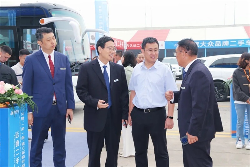 首日簽約出口1300台!臨沂商城國際采購(gòu)商大會菠萝视频二手車專(zhuān)場結碩果#13122